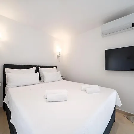 Levante Apartment Sumartin