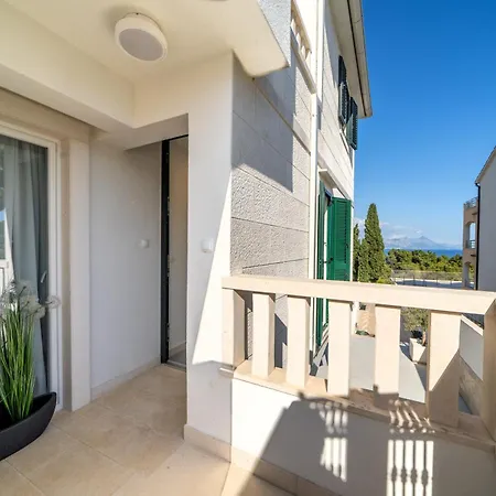 Levante Apartment