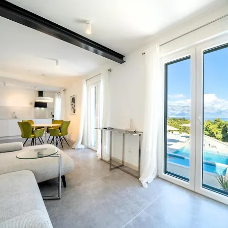 Levante Apartment Sumartin