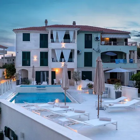 Levante Apartment *
